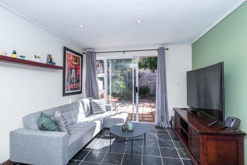 5 Bedroom Property for Sale in Meadowridge Western Cape
